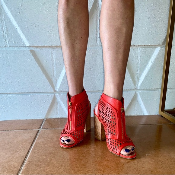 🔥$995 PROENZA SCHOULER Zip Front Laser Cut Bootie in Red - Picture 5 of 16